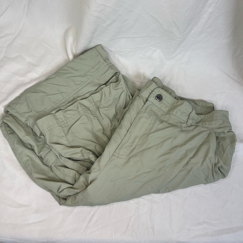 Gorpcore granola girl Columbia Women’s Light Olive Green Hiking Pants size 16